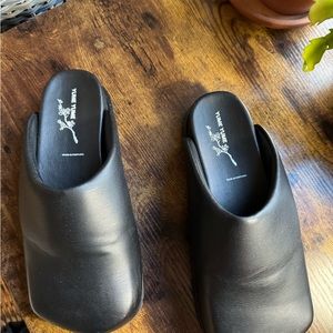 Yume Yume Black Truck Slides